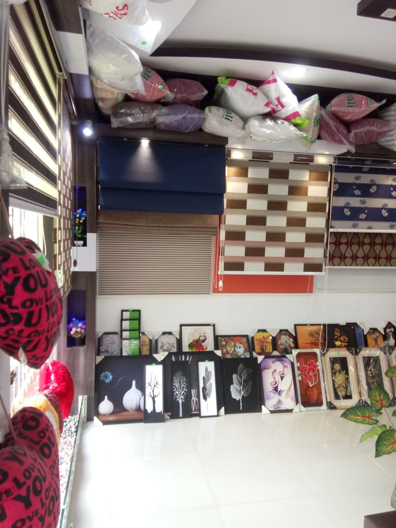 Friends curtain & interior