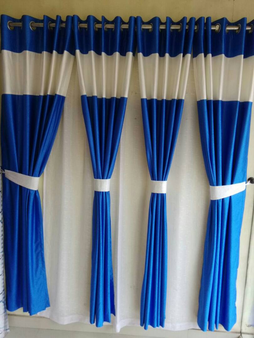 Friends curtain & interior