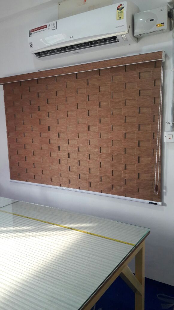 Friends curtain & interior