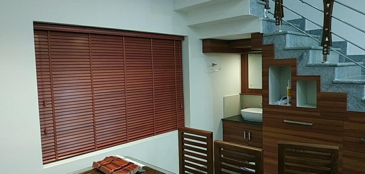 Friends curtain & interior